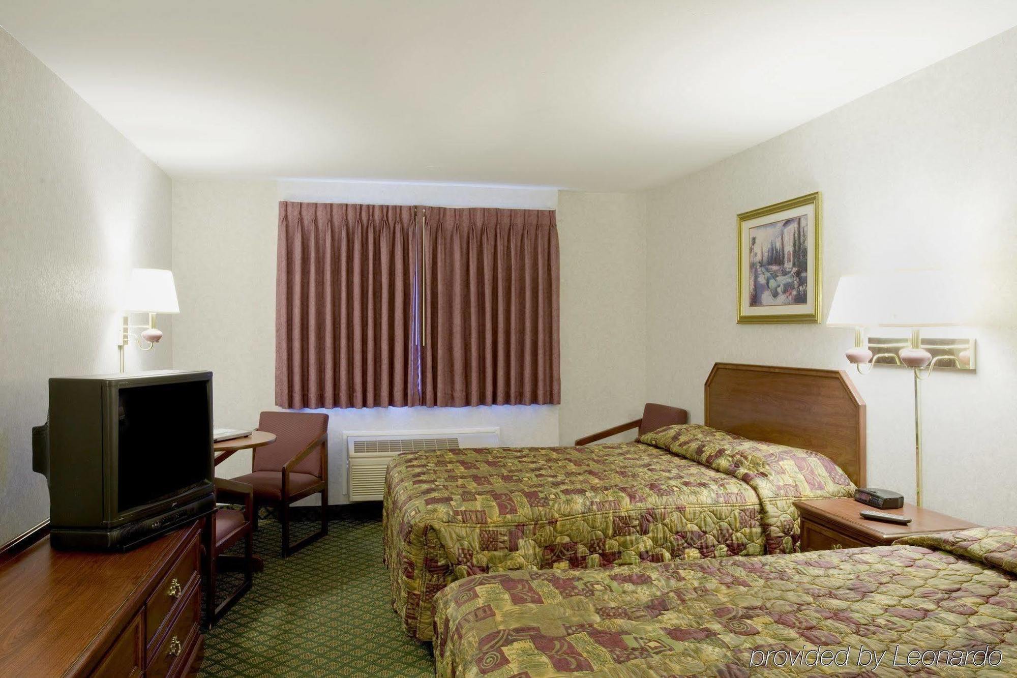 Americas Best Value Inn San Jose Convention Center Room photo